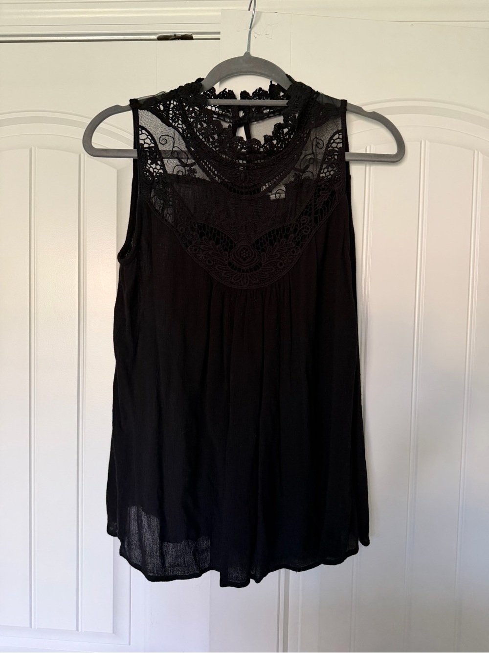 Japna Black Lace Yoke Sleeveless Blouse
